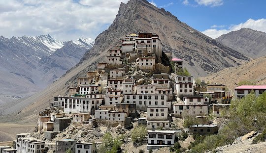 Spiti Roadtrip with 4X4 SUV - Winter Edition